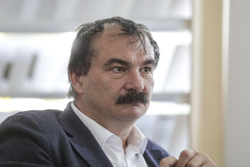 Mircea Miclea: Elevii care folosesc AI pentru toate temele devin „iobagi epistemici