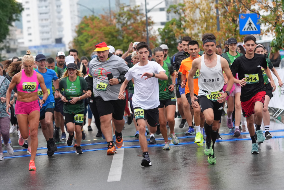 Exercițiul în grup oferă cele mai mari beneficii pentru sănătate