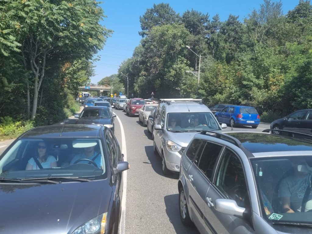 Rovinieta și taxa de pod, verificate cu dificultate azi seară