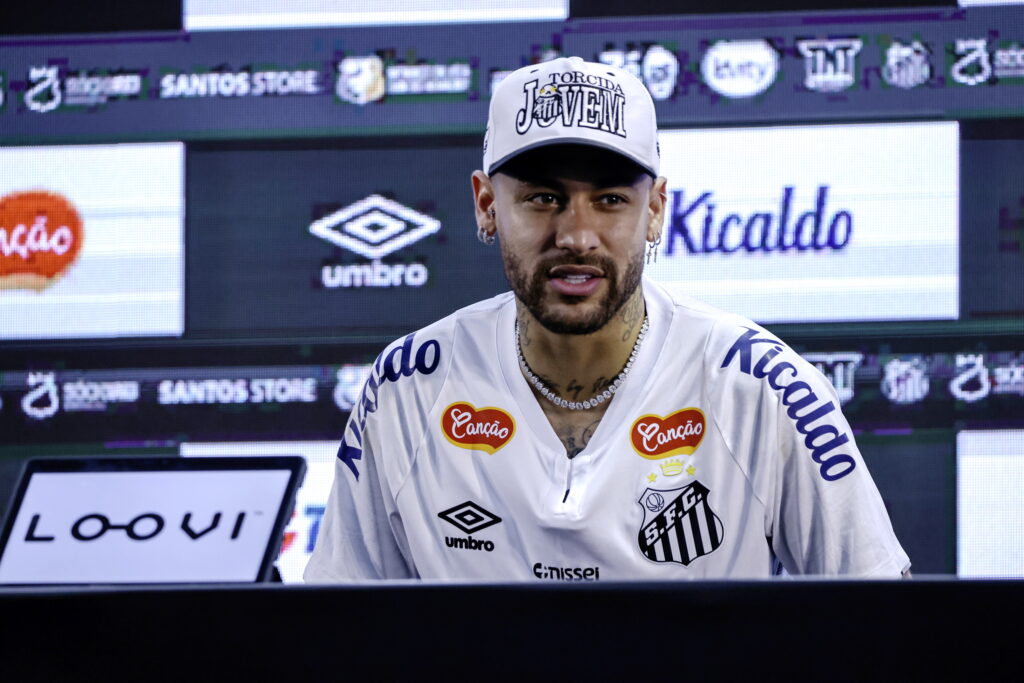 Neymar și Robinho Jr. se împacă după scandal, Neymar înscrie pentru Santos