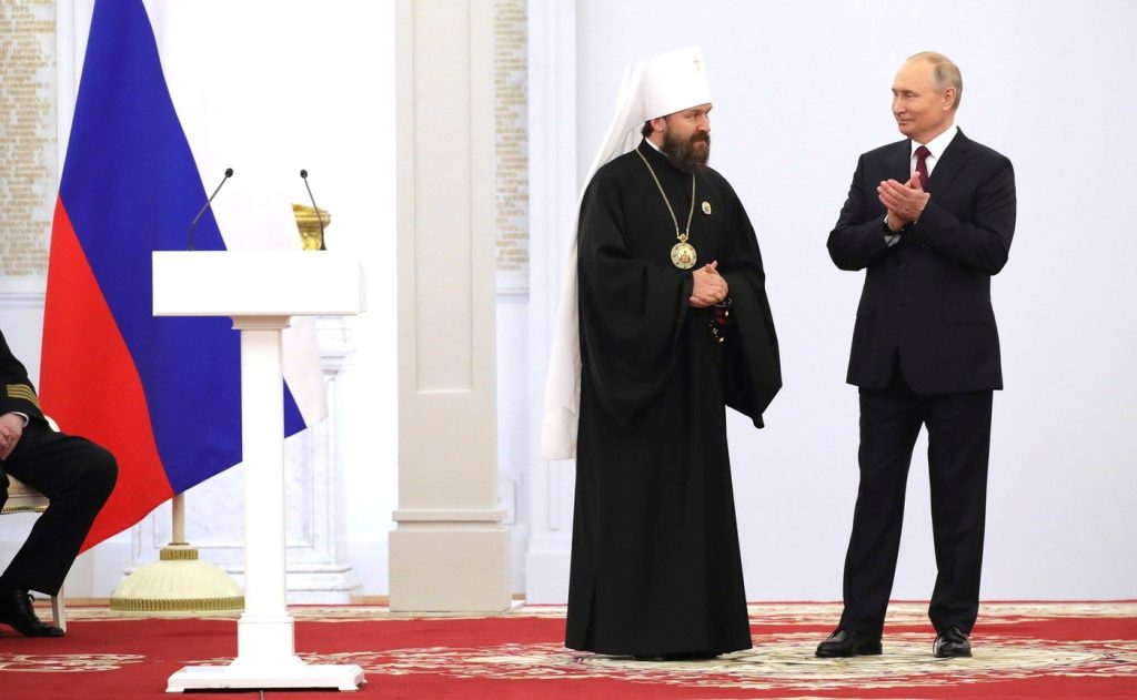 Mitropolit rus, decorat de Putin, reținut în Cehia pentru substanță albă în mașină