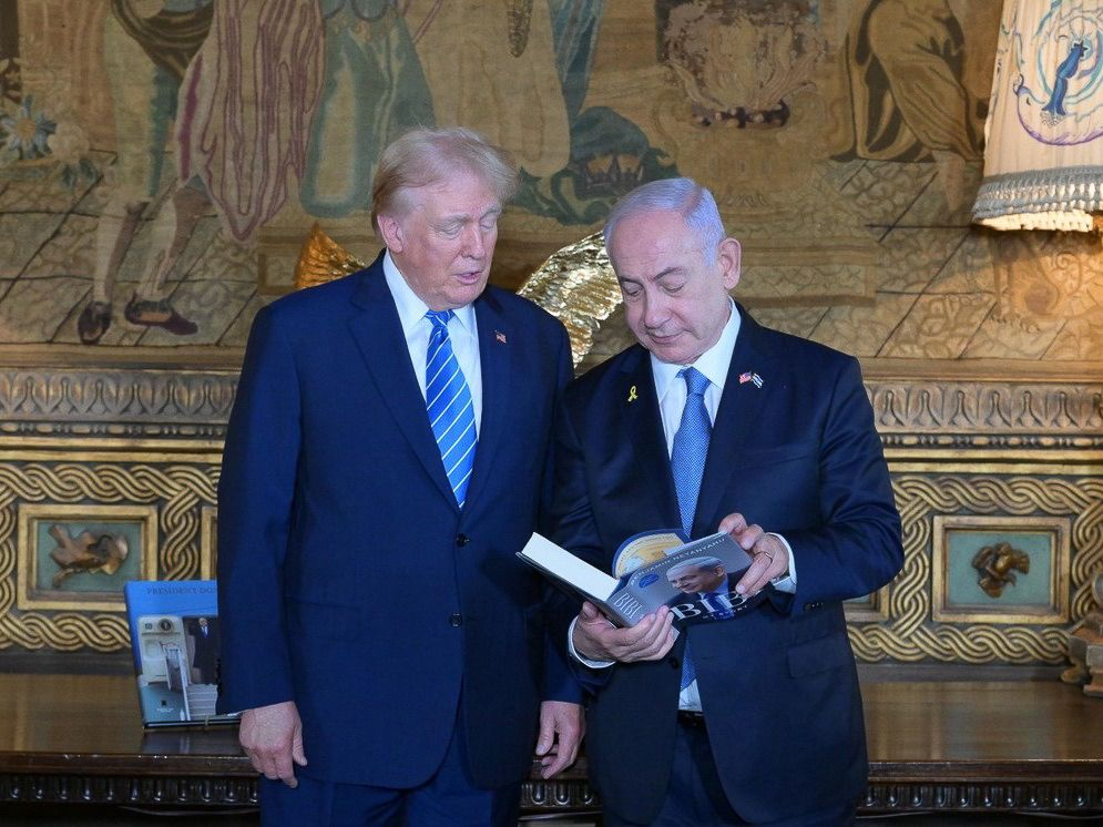 Trump cere condiții clare pentru ridicarea sancțiunilor împotriva Iranului, discuții cu Netanyahu