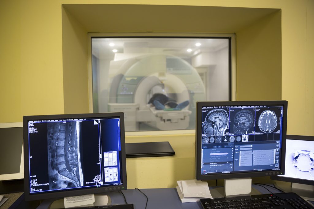 Amendă record: 5 firme, pedepsite cu 1,2 mil. euro pentru limitarea vânzării de echipamente medicale în România