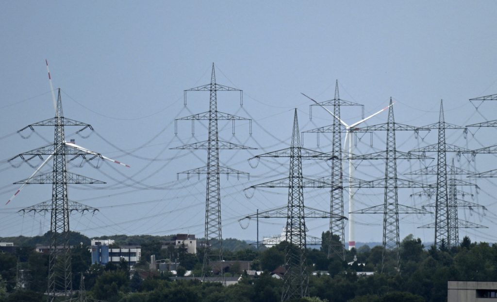 În România, linie de înaltă tensiune către Moldova și Ucraina, afectată de intemperii