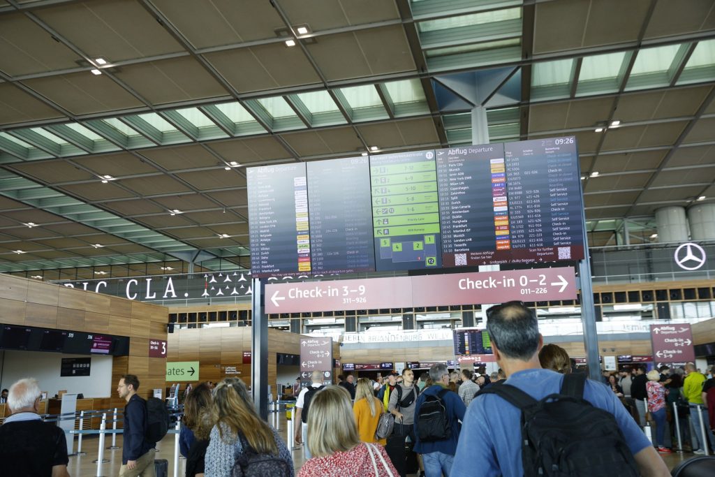 Alarmă la aeroportul australian după un epilator confundat cu o bombă
