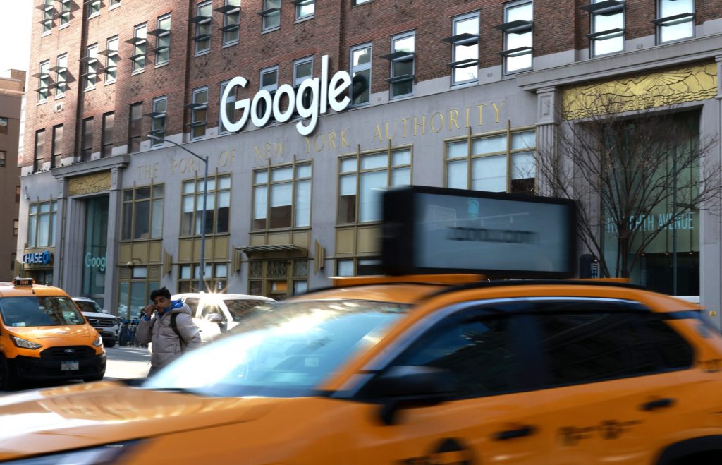 Inginer Google acuzat că a câștigat 1,2 milioane ilegal cu informații confidențiale