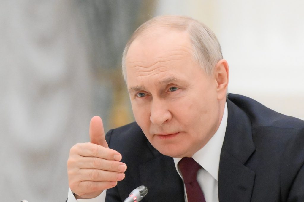 Putin semnează legea pentru intervenție militară în străinătate pentru protecția rușilor