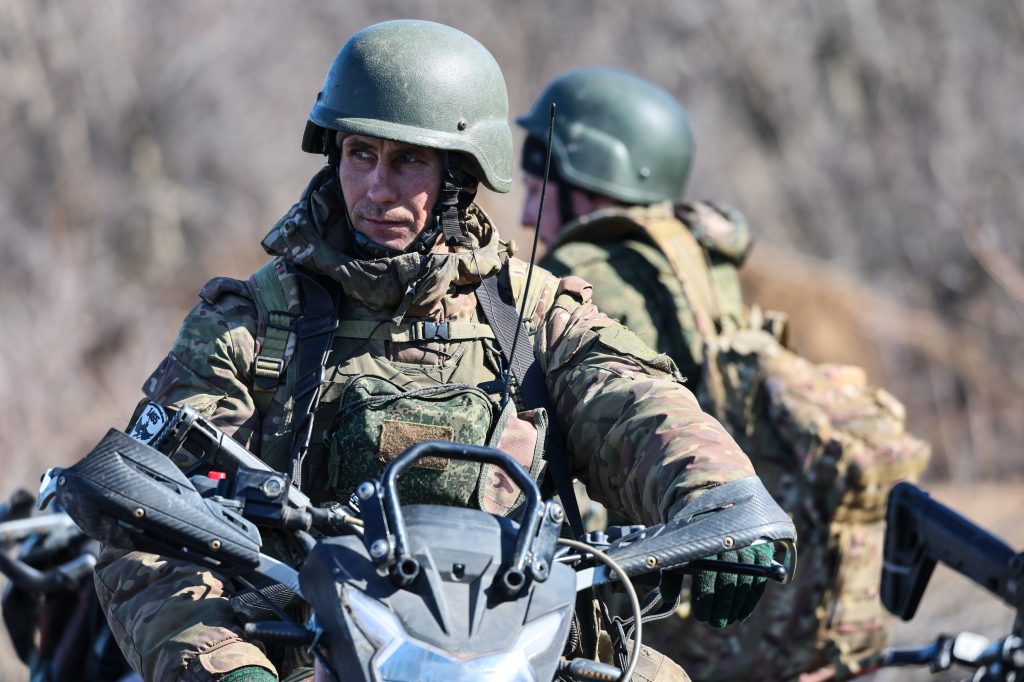 Kremlinul atrage recruți cu o ofertă: Putin șterge datorii de 120.000 euro