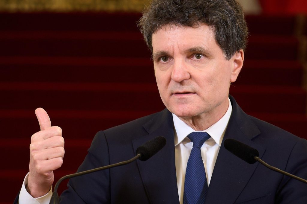 Valeriu Nicolae înfuriat după articolul HotNews despre Nicușor Dan