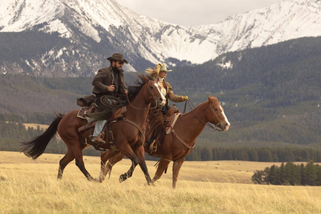 „Ferma Dutton”, surprize și nume mari: Interviu cu vedetele „Yellowstone”