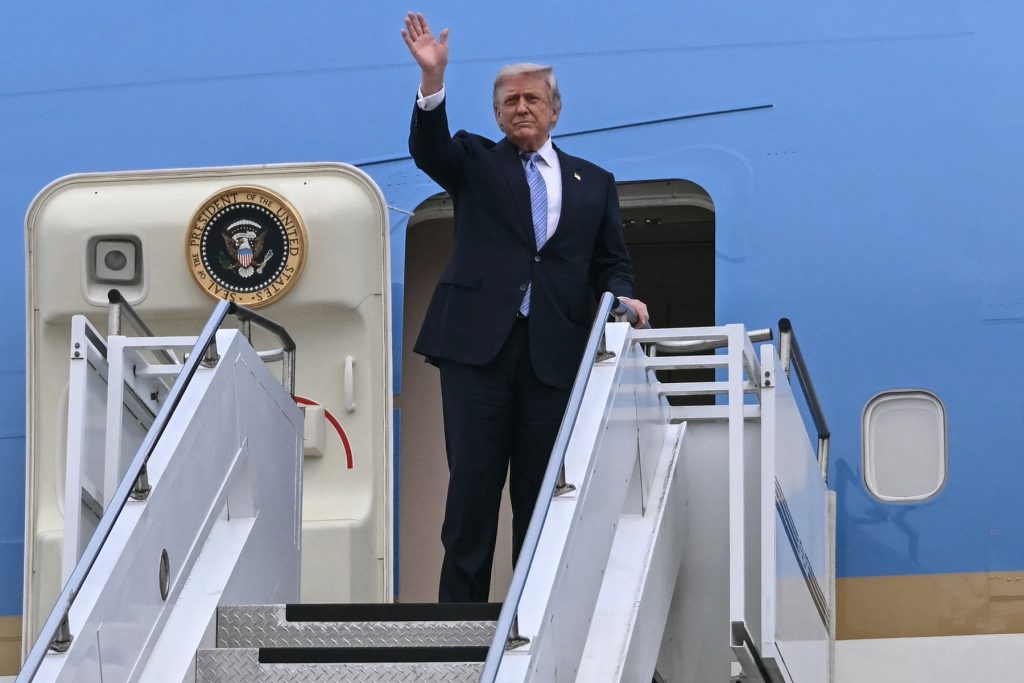 Trump anunță absența de la nunta lui Donald Trump Jr.