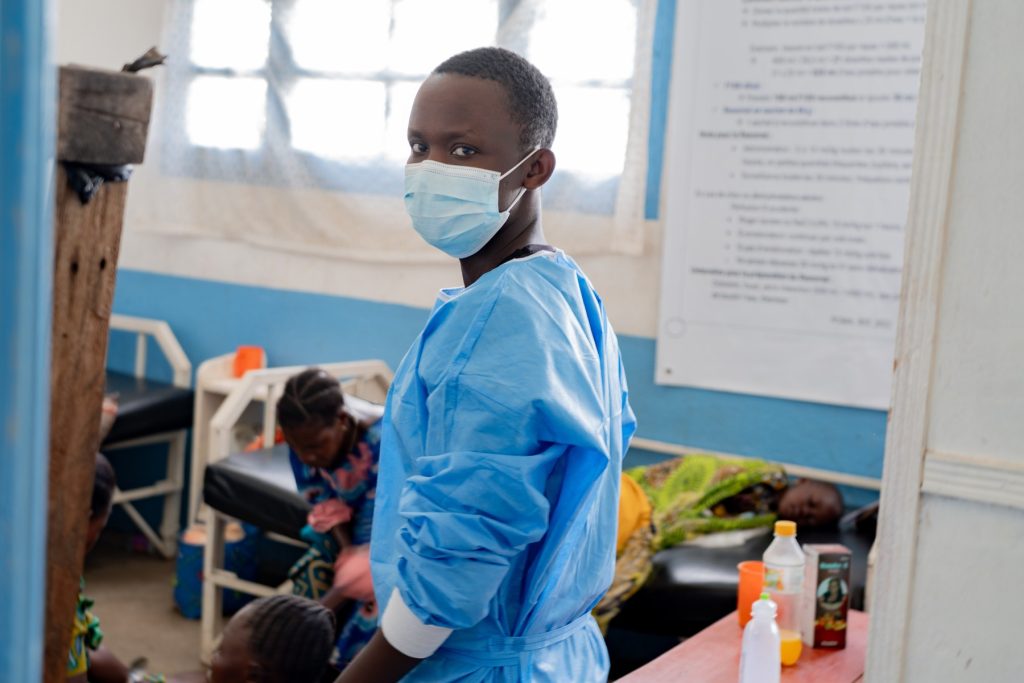 Uganda: trei noi cazuri de Ebola confirmate, totalul ajunge la cinci