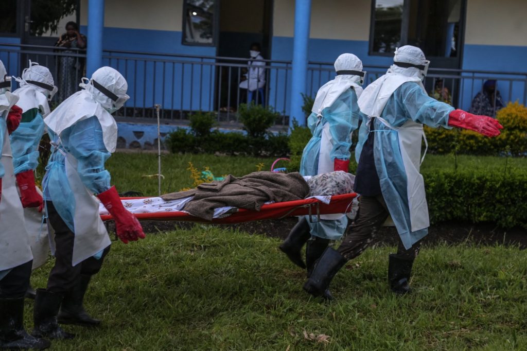 OMS ridică alerta maximă: epidemia de Ebola se răspândește rapid