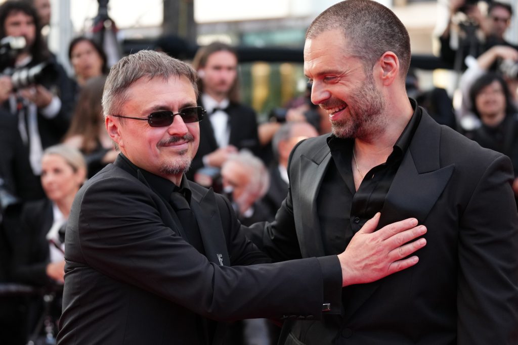 Cristian Mungiu, despre transformarea lui Sebastian Stan pentru „Fjord”, câștigător Palme d’Or.