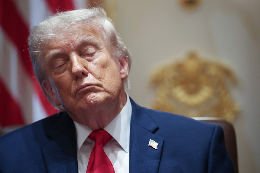 Trump amenință Omanul, aliat al SUA, cu „pulverizare” într-o nouă gafă