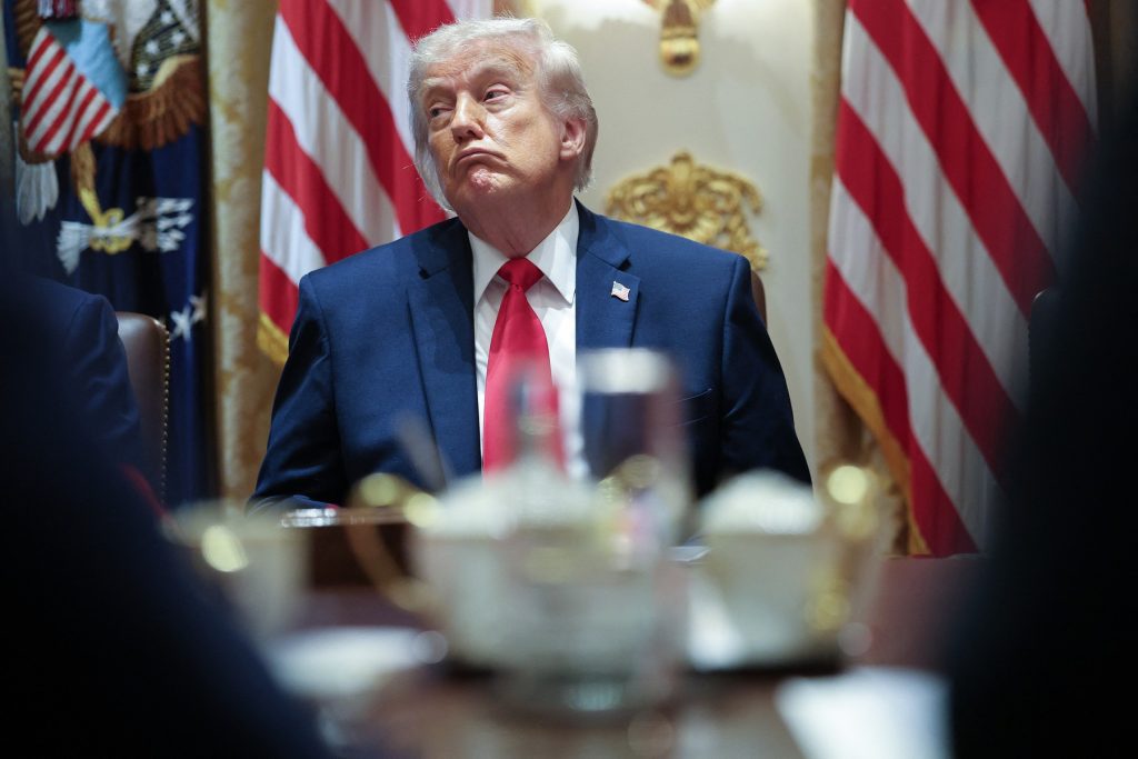 Noul record de nepopularitate pentru Trump: problemele interne îl depășesc pe cel din Iran