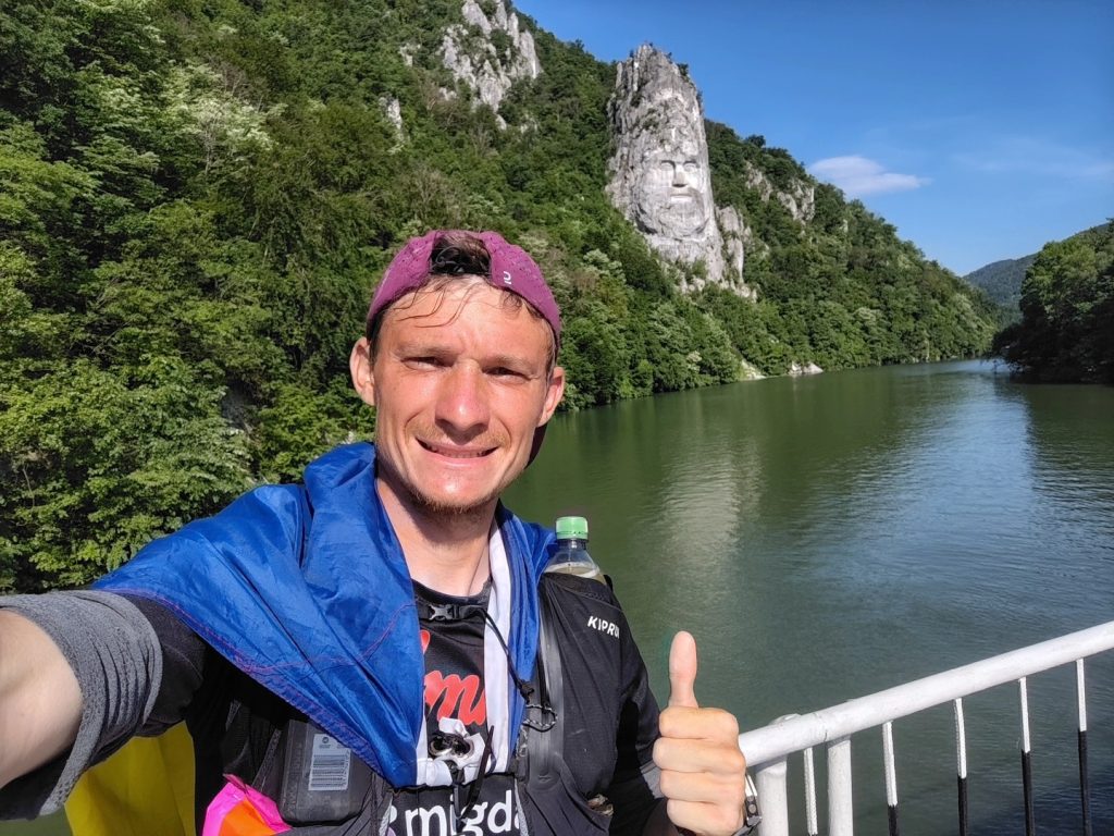 Adrian Șovea, spitalizat după ce a fost lovit de o mașină în timpul cursei caritabile pentru psihoterapia copiilor