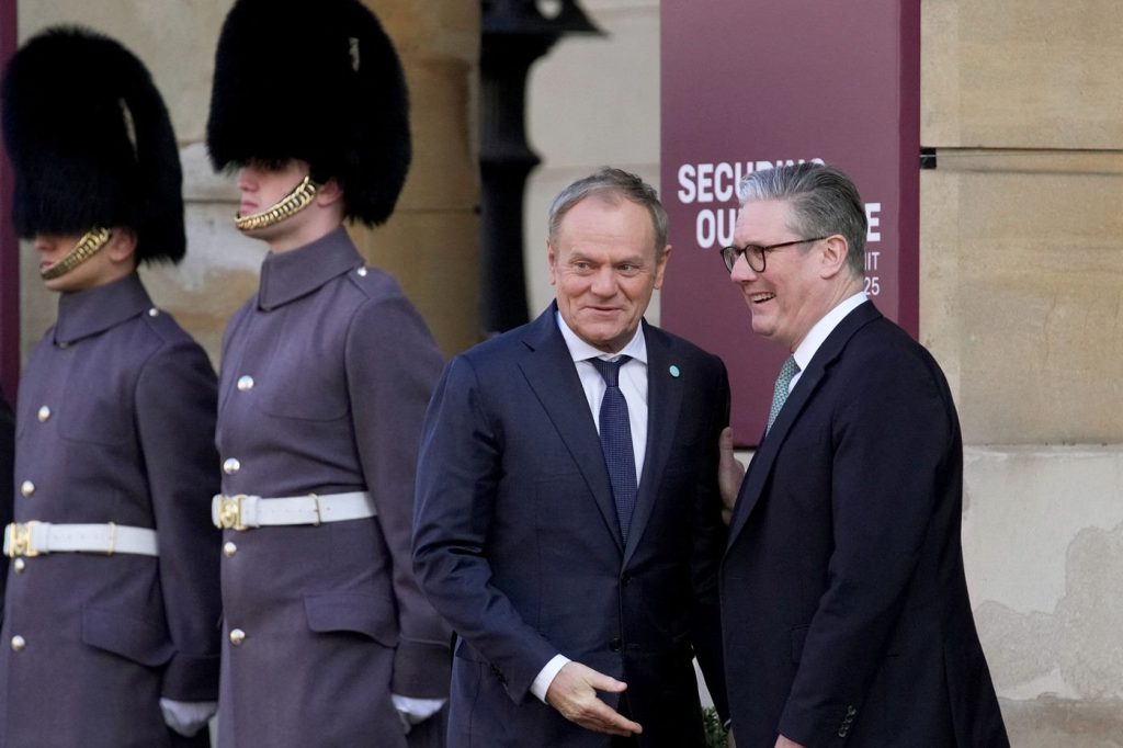 Polonia și Marea Britanie își unesc forțele împotriva Rusiei printr-un tratat de apărare