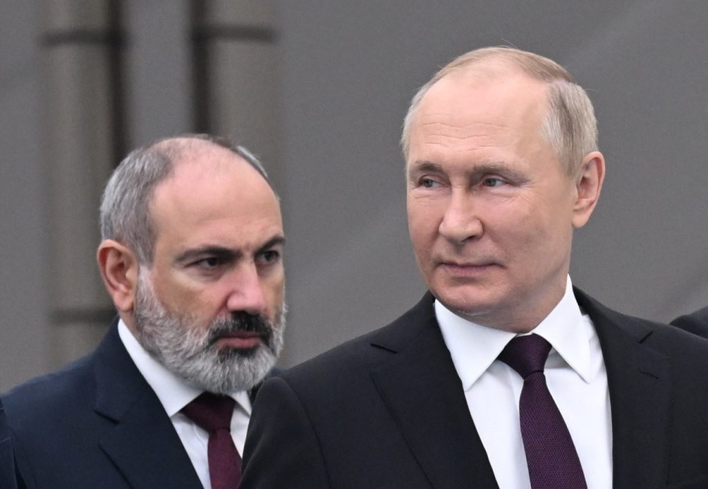 Rusia avertizează Armenia: gazul se oprește dacă se apropie de UE
