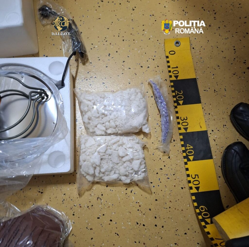 Familie din Brăila, reținută pentru trafic de droguri de mare risc: 9,5 kg confiscate