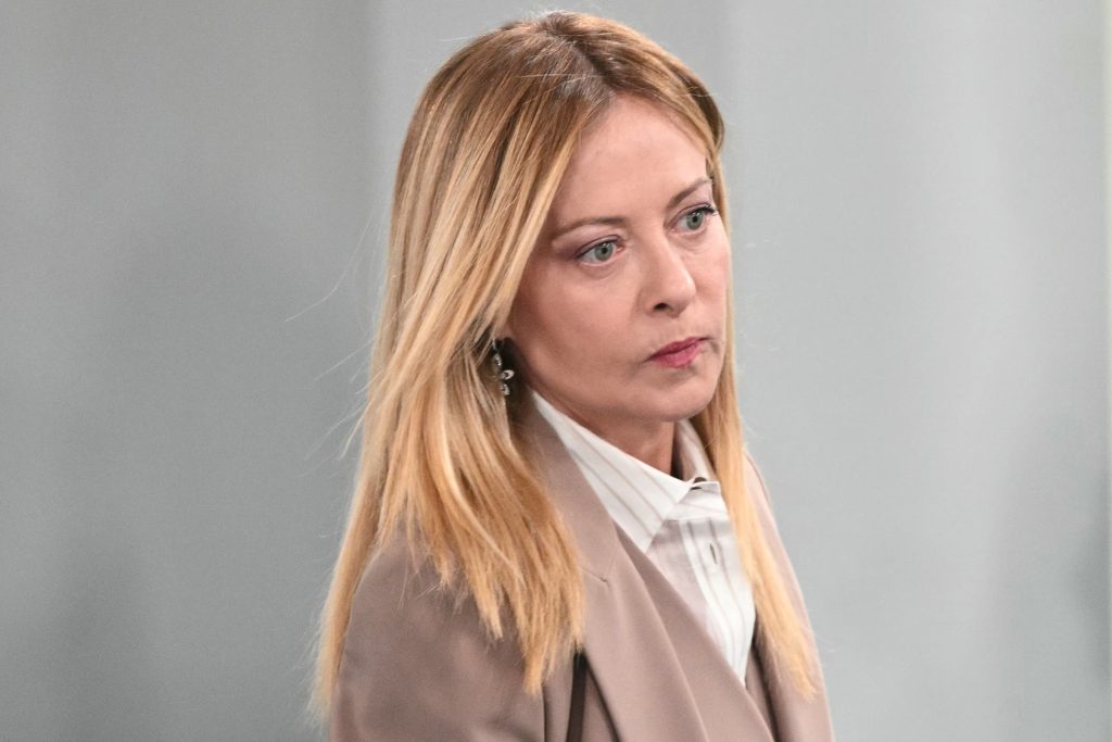 Meloni, exemplu pentru România: „Nu din banii copiilor, lui Trump îi spunem asta