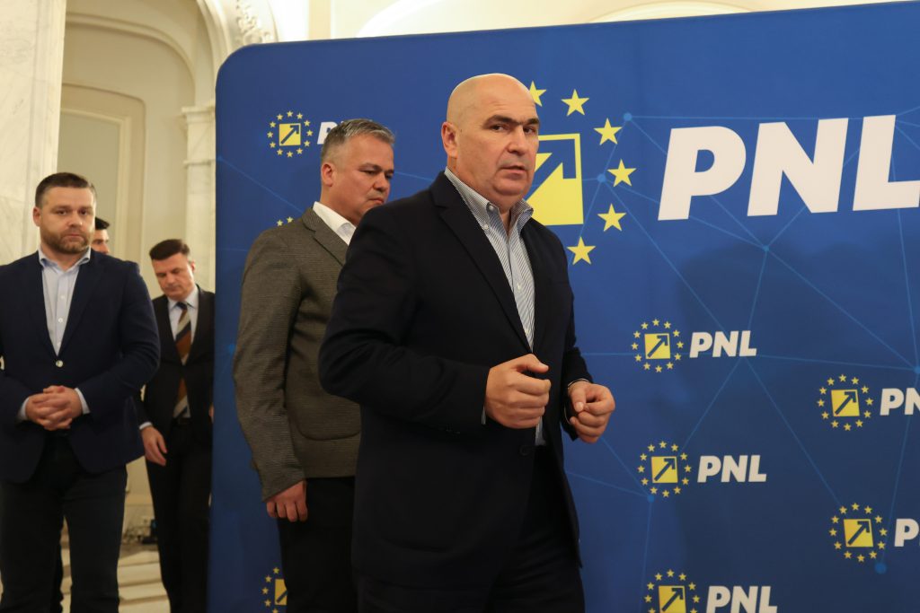 Congresul PNL: Ilie Bolojan își consolidează poziția, un susținător cheie lipsește