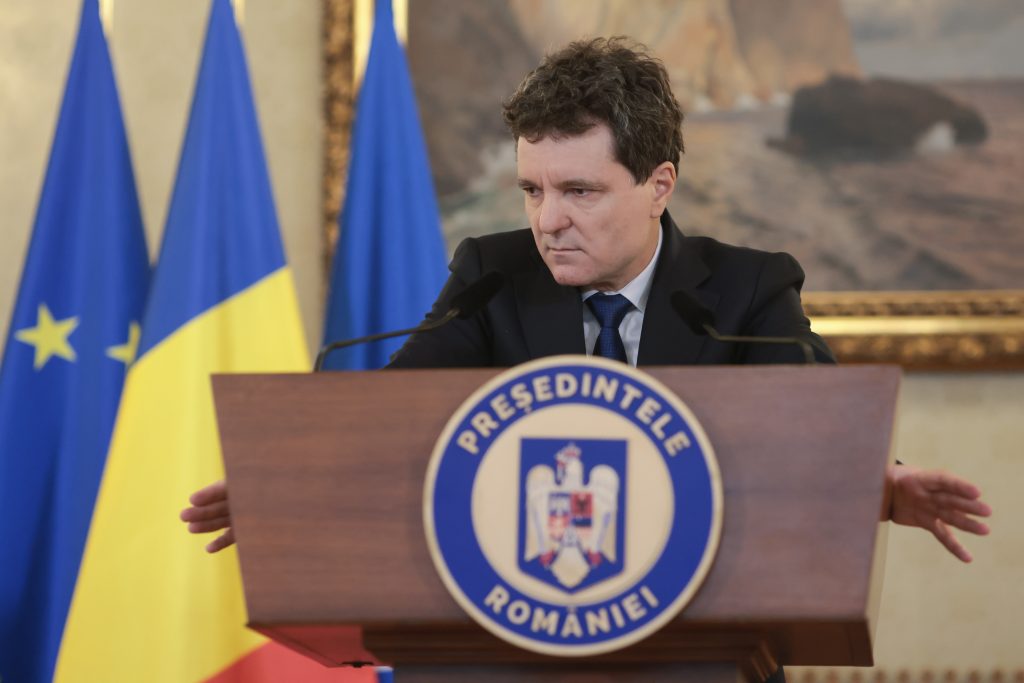 Președintele sub presiunea explicației: Cine este „Sistemul”?