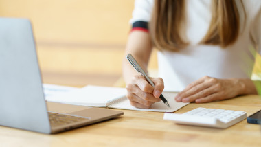 Pensionare: Vârsta crește pentru femei din 2026, detalii și excepții