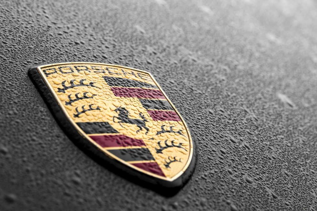 Porsche investește 5 milioane de euro în Transilvania, deși vânzările lui scad