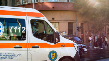 Șicanare în trafic se încheie cu accident: Tânăr de 18 ani în stare gravă