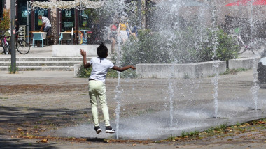 Canicula lovește Europa: 4 soluții pentru protecția populației urbane
