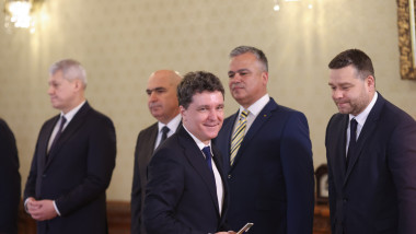 Veștea, după discuția cu Nicușor Dan: Sunt gata să negociez, și parlamentarii USR participă la vot