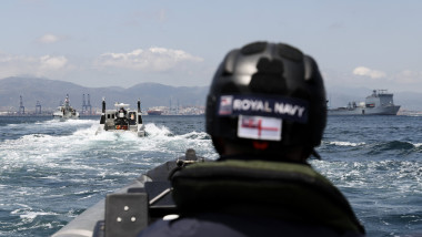 Aliații NATO avertizează Marea Britanie: Marina fără efect dacă e într-o barcă cu vâsle