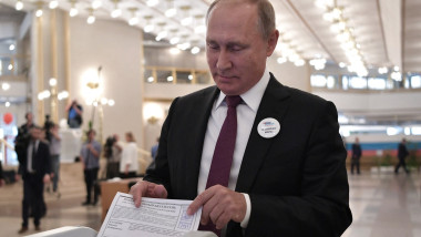 O treime dintre ruși simt efectele sancțiunilor și războiului, presiune pe Putin