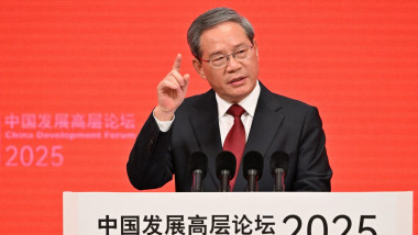 Li Qiang: Cooperare globală în IA pentru a evita pierderea controlului tehnologic