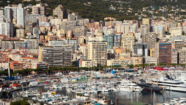 Explozie puternică la Monaco: bărbat lasă rucsac și fuge