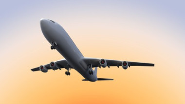 Prețurile biletelor de avion rămân mari, deși acordul SUA-Iran reduce costul combustibilului