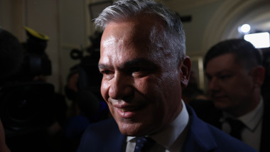 Veștea negociază cu toți parlamentarii: discuții aprinse pentru votul guvernului