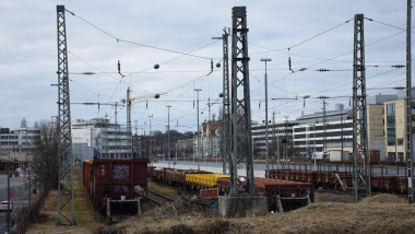 Tren de marfă s-a prăbușit de pe un pod în Munchen: un rănit grav