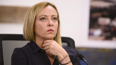 Meloni cere NATO să reexamineze cheltuielile pentru apărare după distrugerea tancurilor scumpe de drone.