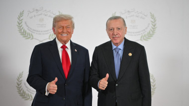 Trump confirmă prezența la summitul NATO din Turcia, îl laudă pe Erdogan