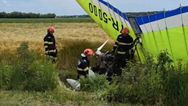 Aterizare de urgență în Argeș: ISU intervine după un accident aviatic la Buzoiești