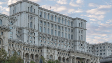 Funcționarii din Parlament intră în grevă japoneză la Senat și Camera Deputaților