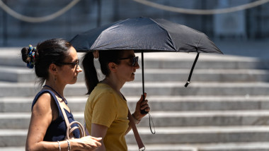 Canicula se extinde în toată țara: 16 județe sub cod roșu, temperaturi de 40 de grade