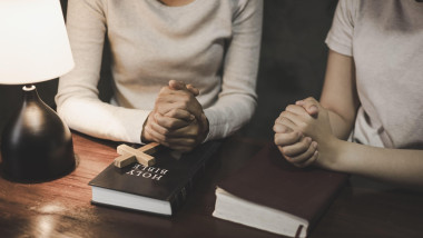 Milioane de elevi americani citesc Biblia obligatoriu în școli