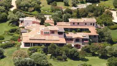 Villa Certosa din Sardinia, locul petrecerilor „bunga-bunga” lui Berlusconi, are un nou proprietar