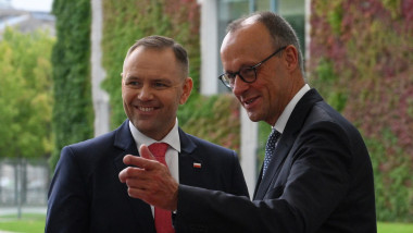 Tusk și Merz semnează un acord de apărare Polonia-Germania pe fond de tensiuni