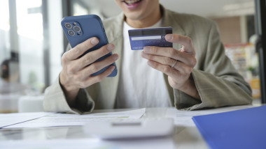 Bărbat devine miliardar peste noapte cu 21,8 miliarde de dolari în cont