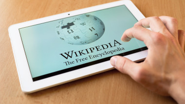 Wikipedia interzice inteligenței artificiale editarea articolelor.