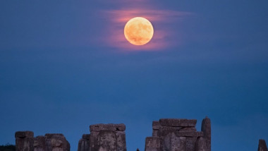 Luna iunie aduce primul spectacol astronomic al verii, vizibil în România